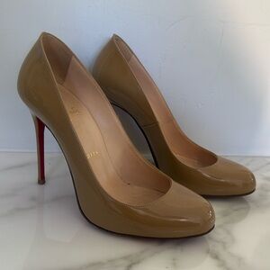 Louboutin nude patent leather round roe pump sz 38.5